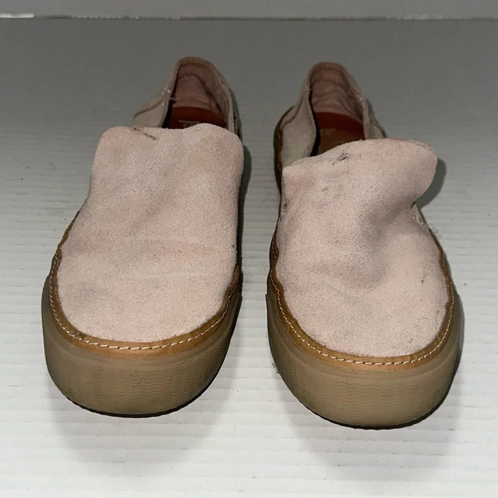 Tom’s Leather slip on Size 5